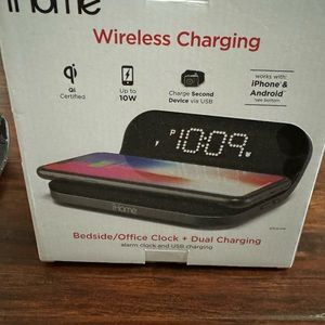 iHome Wireless Charging Station